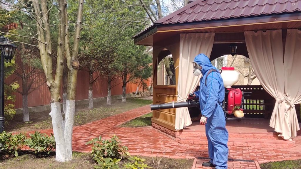 Акарицидная обработка участка от клещей в Подольске и районе. 25 соток за 10900 руб.
